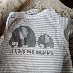 I love mommy netural onsie